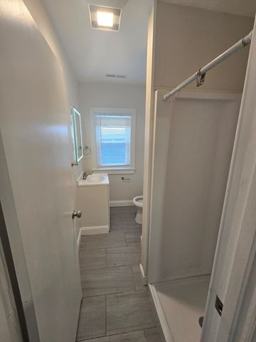 1 Rockdale Ave 2, Lowell, MA 01854