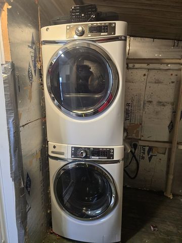 1 Rockdale Ave 2, Lowell, MA 01854