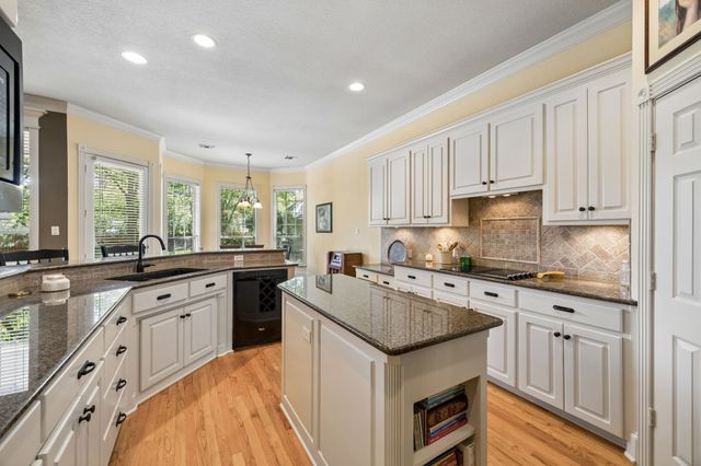 3718 Lakeview Drive, Grapevine, TX 76051