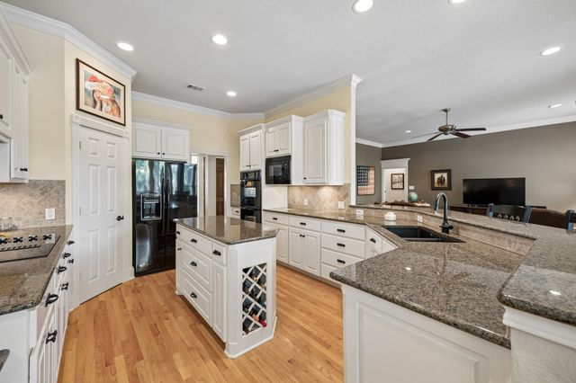 3718 Lakeview Drive, Grapevine, TX 76051