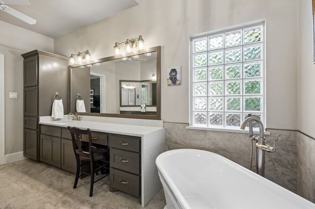 3718 Lakeview Drive, Grapevine, TX 76051