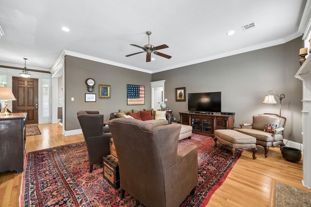 3718 Lakeview Drive, Grapevine, TX 76051