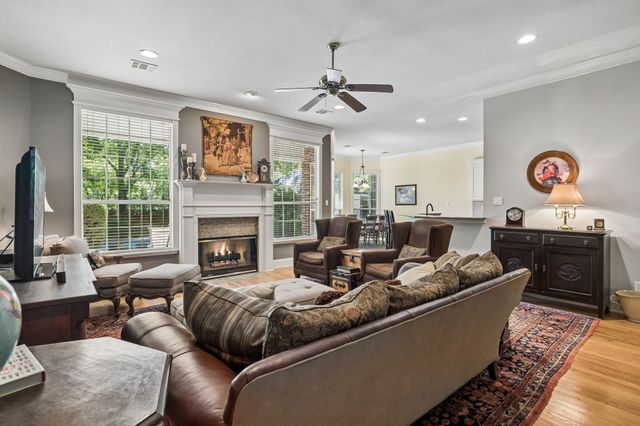 3718 Lakeview Drive, Grapevine, TX 76051