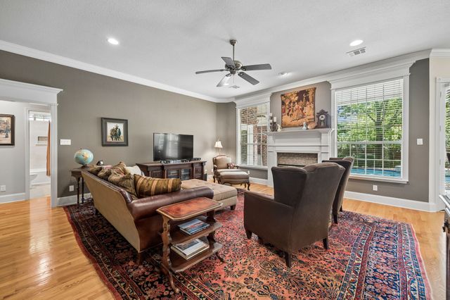 3718 Lakeview Drive, Grapevine, TX 76051