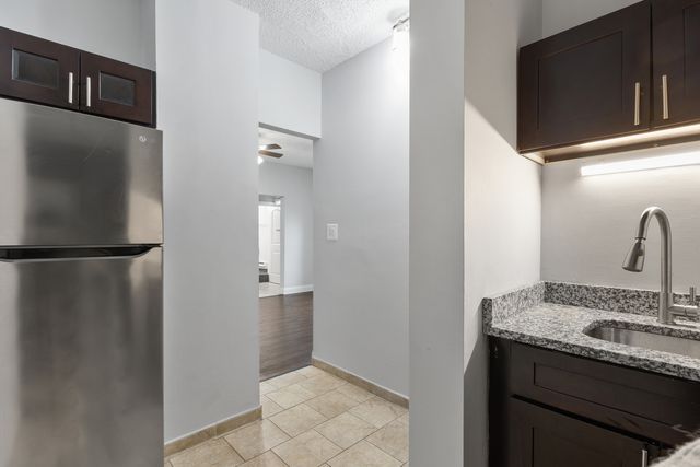 4520 N CLARENDON Avenue 908, Chicago, IL 60640