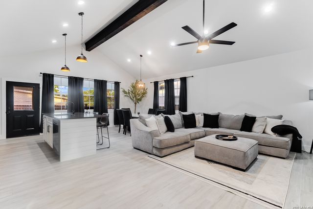 629 ASPEN LN, Cottonwood Shores, TX 78657