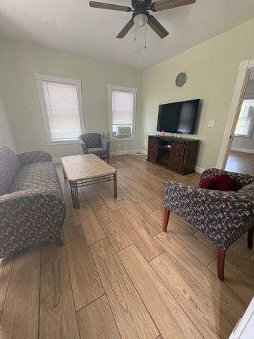 1088 Bridge St, Lowell, MA 01850