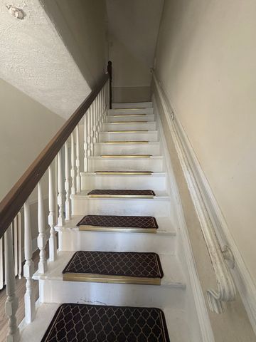 1088 Bridge St, Lowell, MA 01850