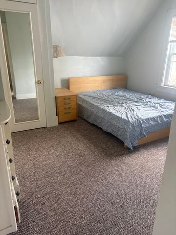 1088 Bridge St, Lowell, MA 01850