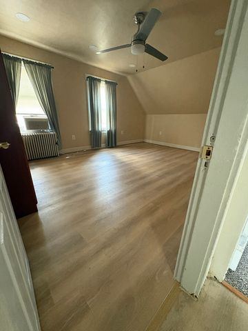 1088 Bridge St, Lowell, MA 01850