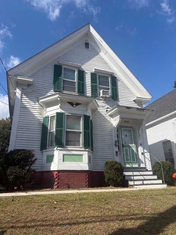 1088 Bridge St, Lowell, MA 01850