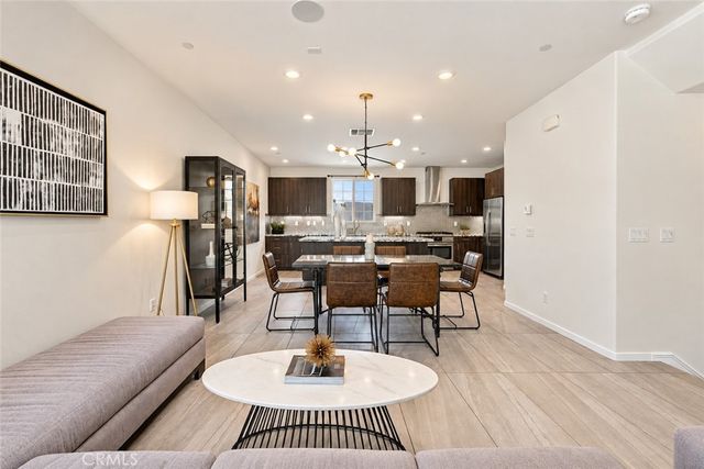 151 Cadence, Irvine, CA 92618