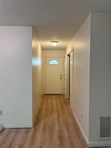 126 Oak Circle S, Stockbridge, GA 30281