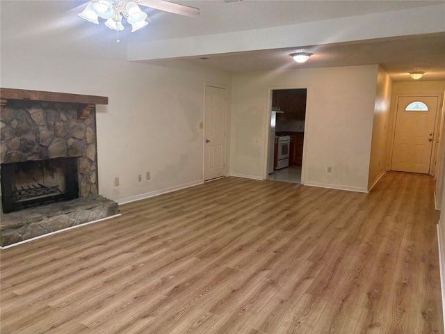 126 Oak Circle S, Stockbridge, GA 30281