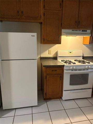 126 Oak Circle S, Stockbridge, GA 30281