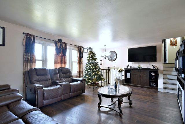 7260 ROSEWOOD Street, Hanover Park, IL 60133