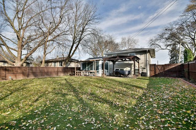 7260 ROSEWOOD Street, Hanover Park, IL 60133