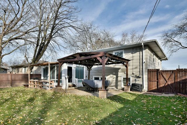 7260 ROSEWOOD Street, Hanover Park, IL 60133