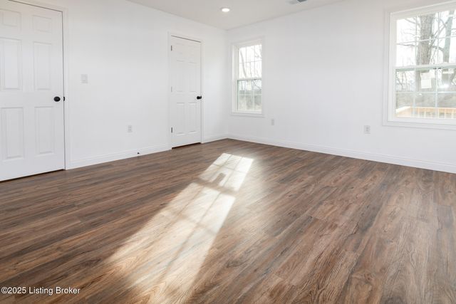 1904 Donald Dr, Louisville, KY 40216