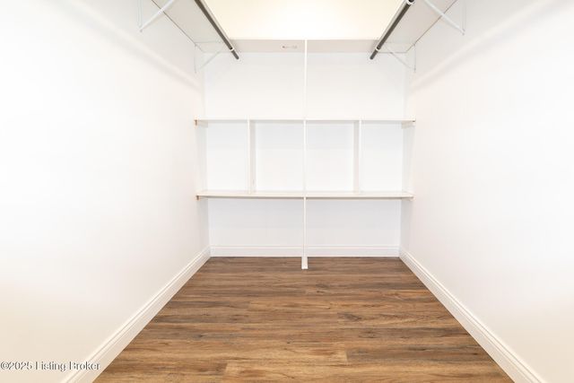 1904 Donald Dr, Louisville, KY 40216