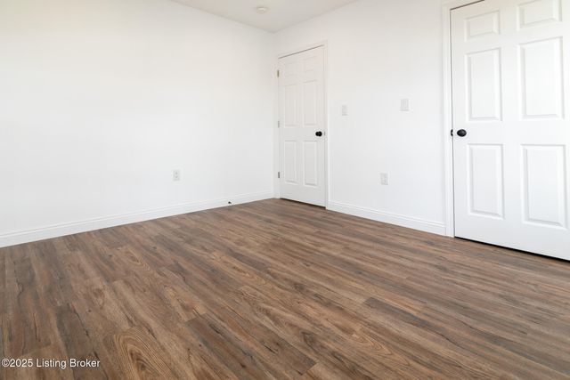 1904 Donald Dr, Louisville, KY 40216