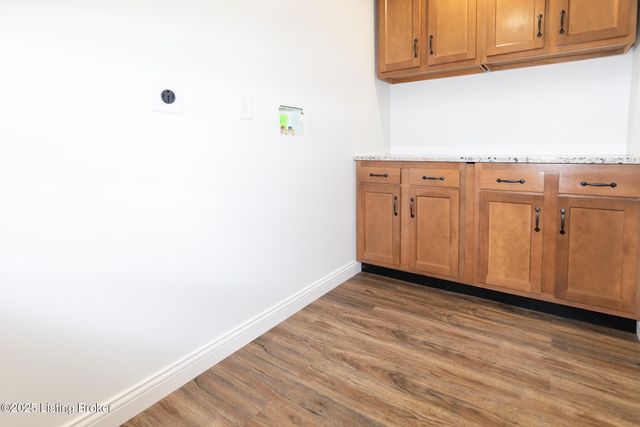 1904 Donald Dr, Louisville, KY 40216