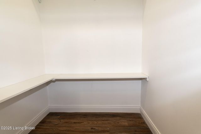 1904 Donald Dr, Louisville, KY 40216