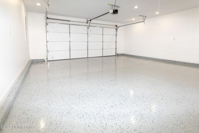 1904 Donald Dr, Louisville, KY 40216