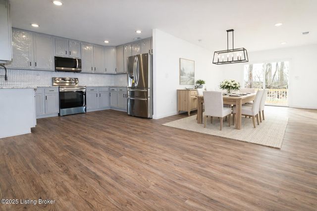 1904 Donald Dr, Louisville, KY 40216