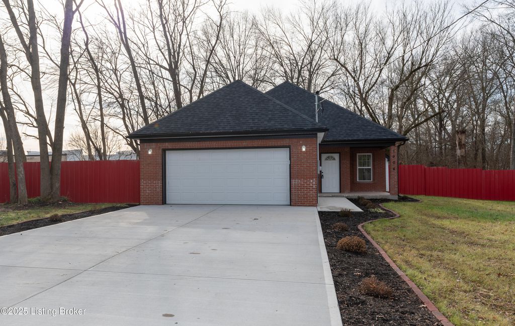1904 Donald Dr, Louisville, KY 40216