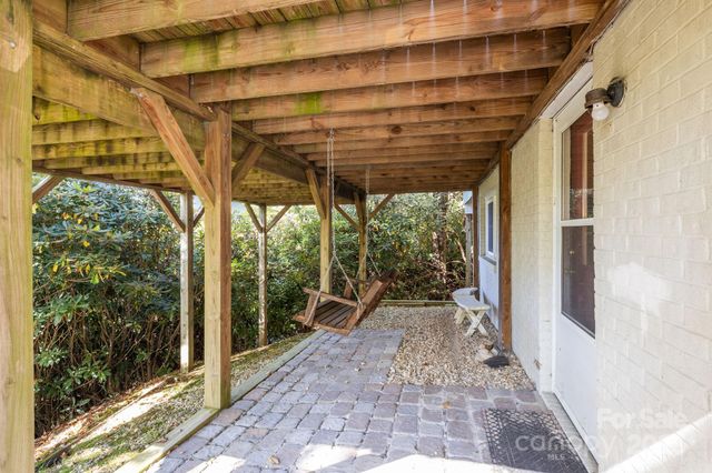 265 Dameron Drive, Blowing Rock, NC 28605