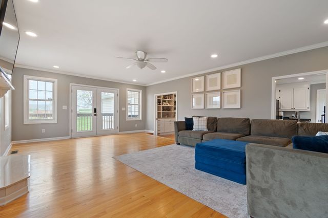 1608 Allison Ave, Columbia, TN 38401