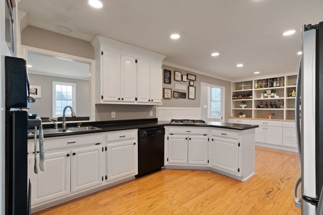 1608 Allison Ave, Columbia, TN 38401