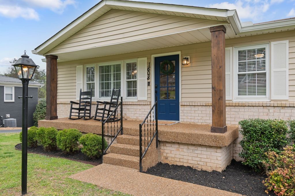 1608 Allison Ave, Columbia, TN 38401