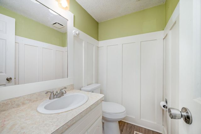 1009 4th Avenue E, Shakopee, MN 55379