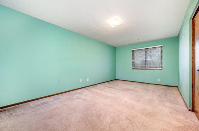 1009 4th Avenue E, Shakopee, MN 55379