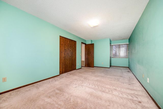 1009 4th Avenue E, Shakopee, MN 55379