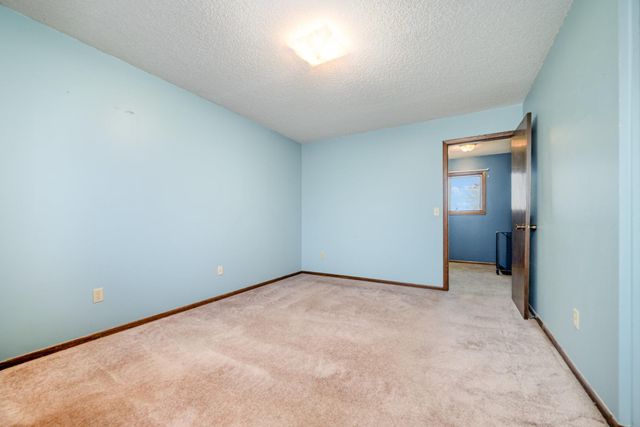 1009 4th Avenue E, Shakopee, MN 55379