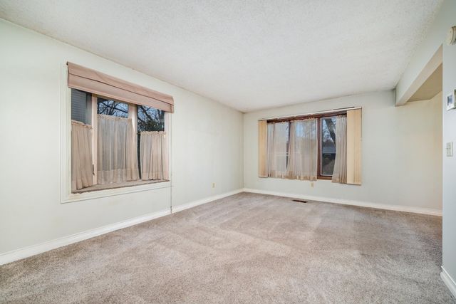 1009 4th Avenue E, Shakopee, MN 55379