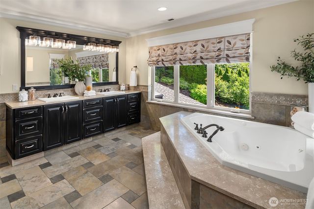 8617 NE 20th Street, Clyde Hill, WA 98004