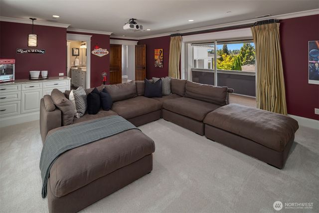 8617 NE 20th Street, Clyde Hill, WA 98004