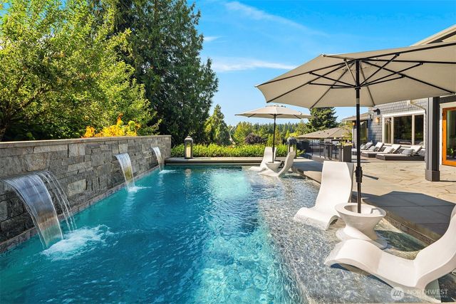 8617 NE 20th Street, Clyde Hill, WA 98004