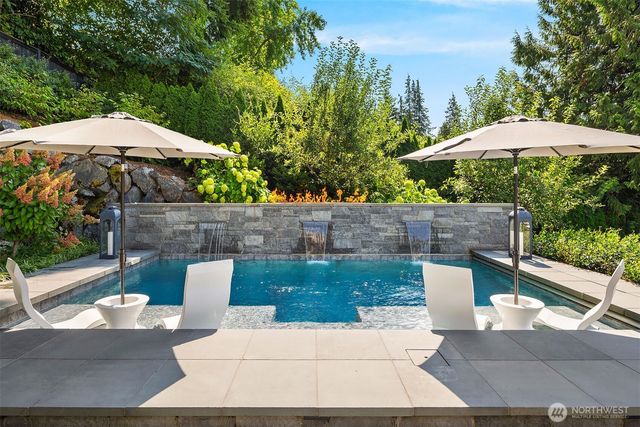 8617 NE 20th Street, Clyde Hill, WA 98004