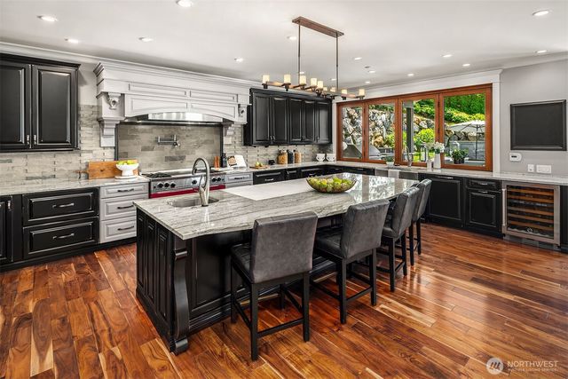 8617 NE 20th Street, Clyde Hill, WA 98004