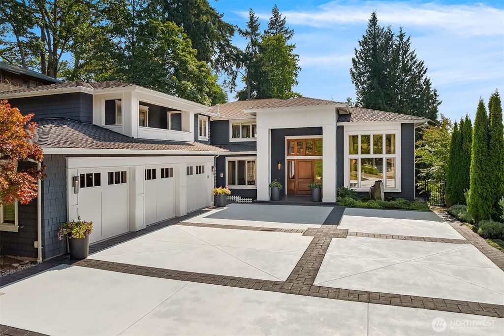 8617 NE 20th Street, Clyde Hill, WA 98004