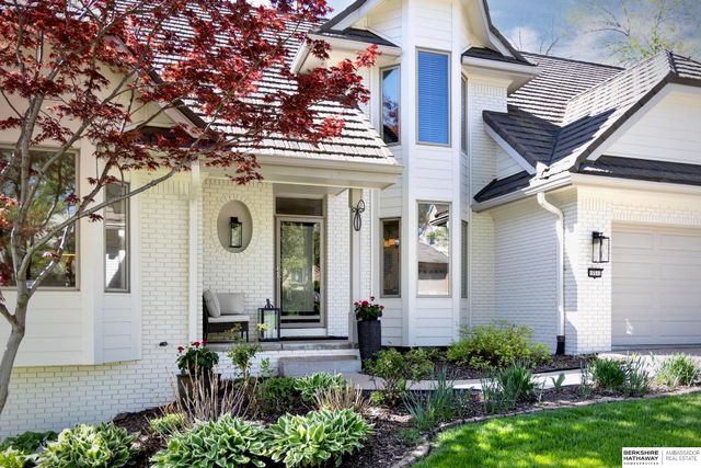 15511 Pierce Circle, Omaha, NE 68144