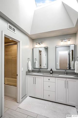 15511 Pierce Circle, Omaha, NE 68144