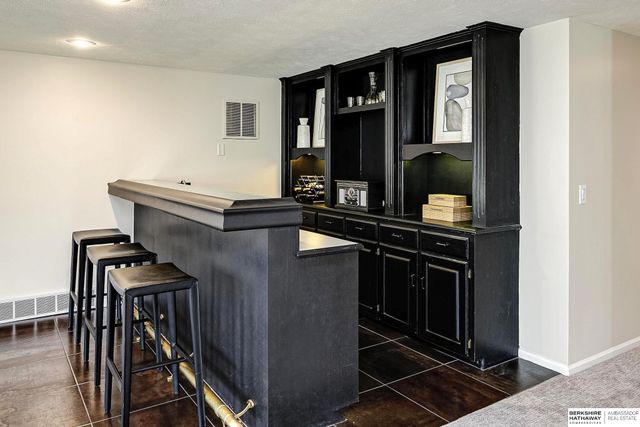 15511 Pierce Circle, Omaha, NE 68144