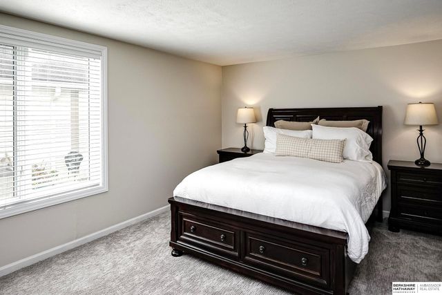15511 Pierce Circle, Omaha, NE 68144