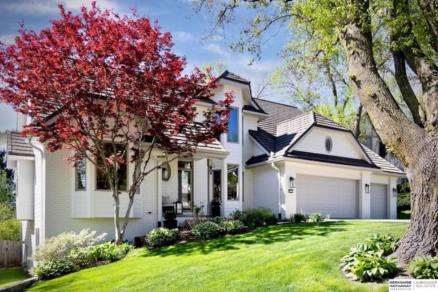 15511 Pierce Circle, Omaha, NE 68144